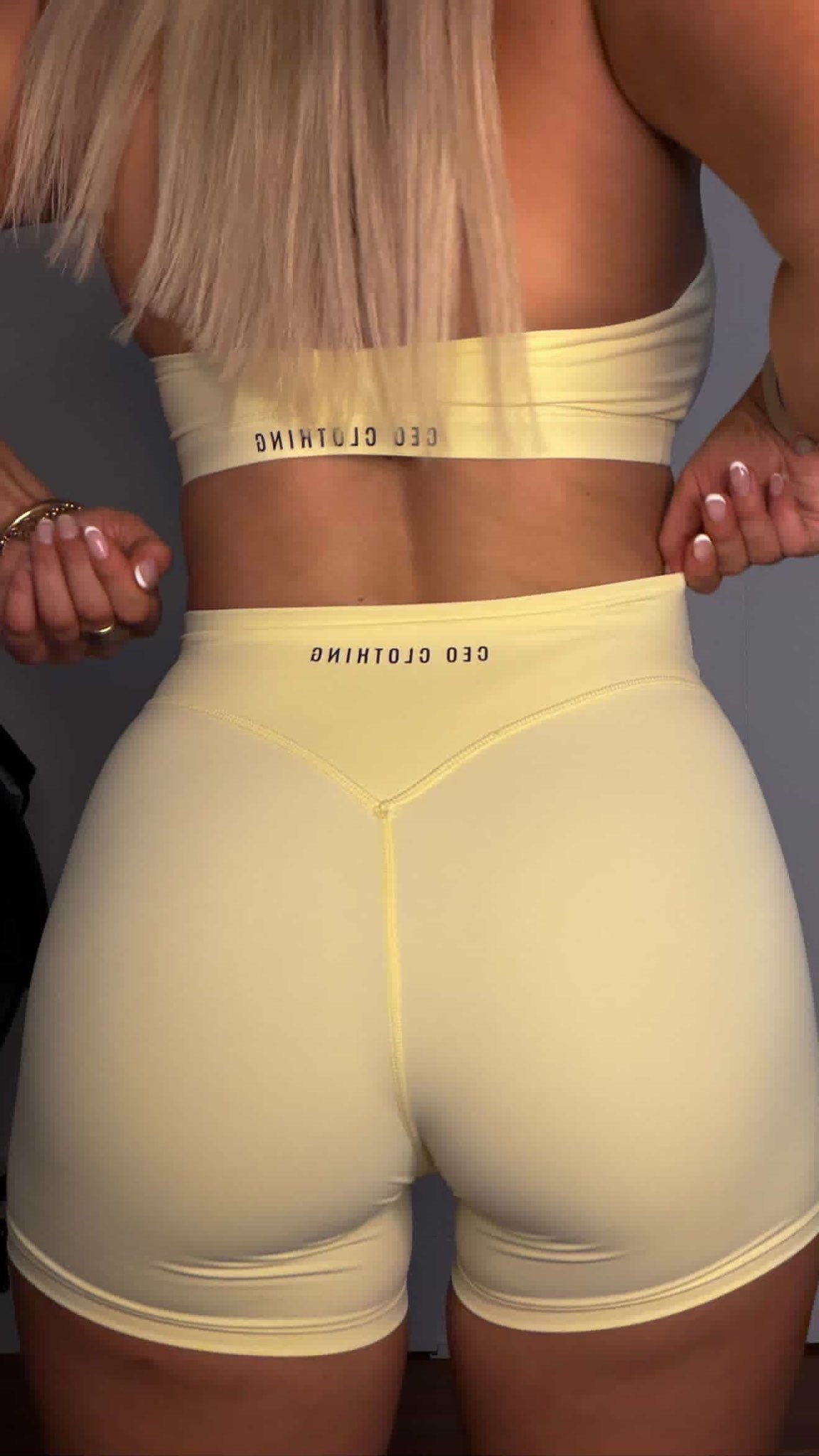 V back Shorts - Lemon Sorbet